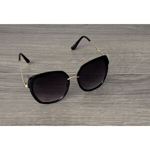 XOXO Black Gold Color Womens Sunglasses XS91948C-1B-GS2